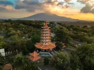 tempat wisata di Semarang Pagoda Avalokitesvara 