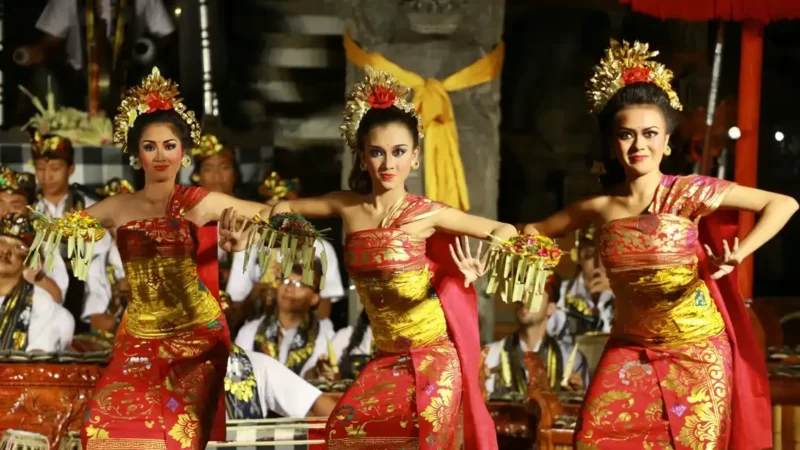 Tari Pendet Bali