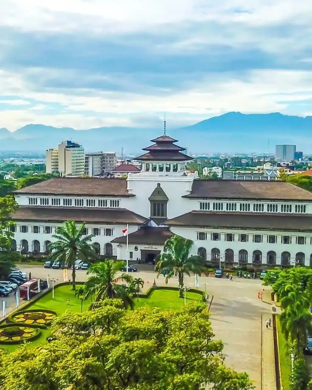 Mengenal Sejarah Kota Bandung! Lekat dengan Sosok Daendels