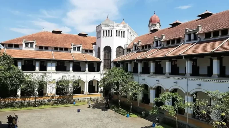 museum lawang sewu wisata tahun baru di Jawa Tengah