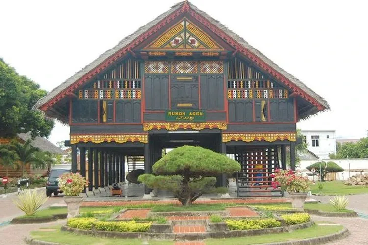 rumah adat Aceh